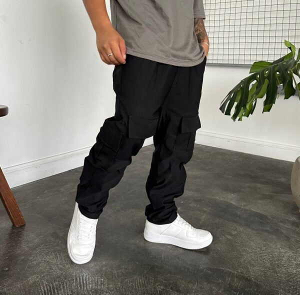 Jogger Cargo Negro Oversize Hombre