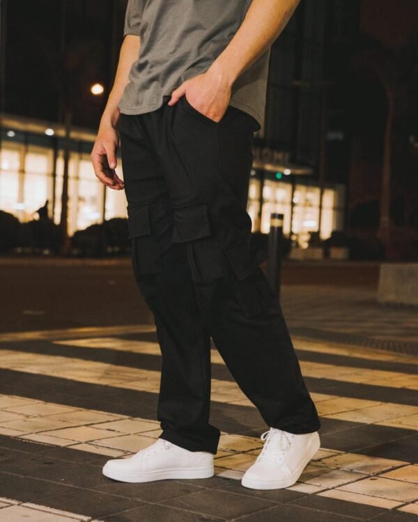 Jogger Cargo Negro Oversize Hombre