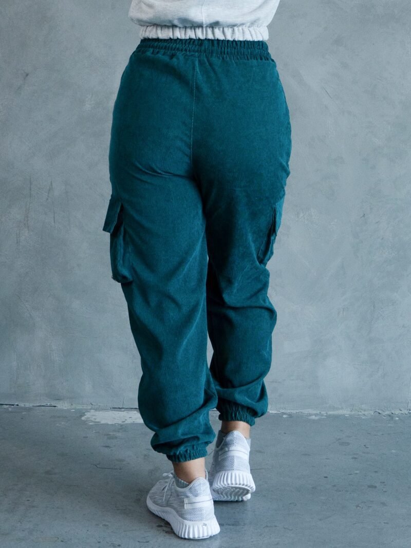 Jogger Verde Botella Corduroy | Mujer - Imagen 3