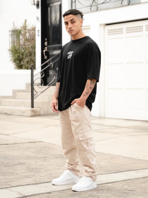 Polo negro más Jogger hueso Oversize - Imagen 2