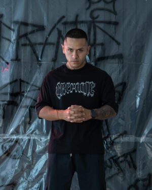 Polo Negro Crepante Oversize