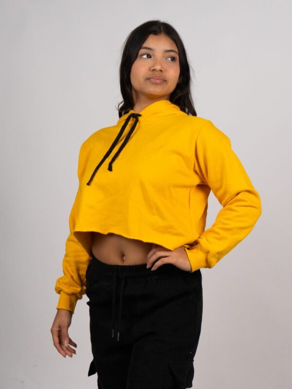 Polera Mostaza Sin Basta CropTop | Mujer