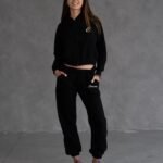 Polera para mujer. Polera Negra. Variedad de colores y tallas.