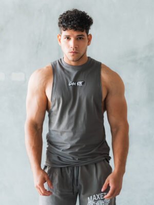 bividi gargola Focus de Ezzeta, con estilo casual deportivo y corte que favorece el movimiento.