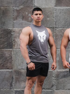 bividi gargola Fox de Ezzeta, mostrando el estilo casual y cómodo de la prenda.