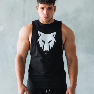 bividi negro Fox de Ezzeta, mostrando el estilo casual y cómodo de la prenda.