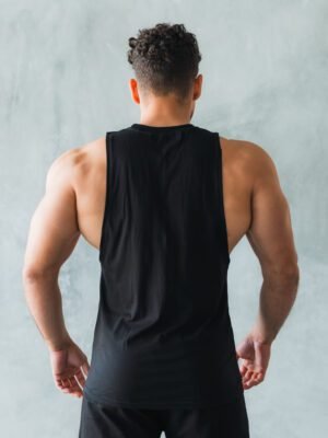 bividi negro Fox de Ezzeta, mostrando el estilo casual y cómodo de la prenda.
