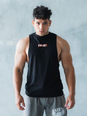 bividi negro Focus de Ezzeta, con estilo casual deportivo y corte que favorece el movimiento.