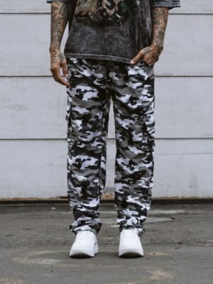jogger black and white oversize 2.0 de Ezzeta, con estilo urbano moderno y relajado.