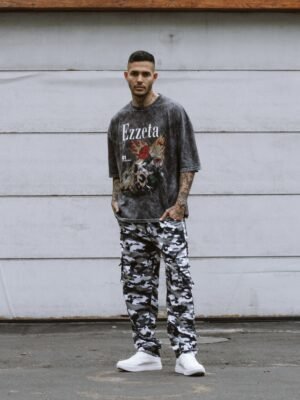jogger black and white oversize 2.0 de Ezzeta, con estilo urbano moderno y relajado.