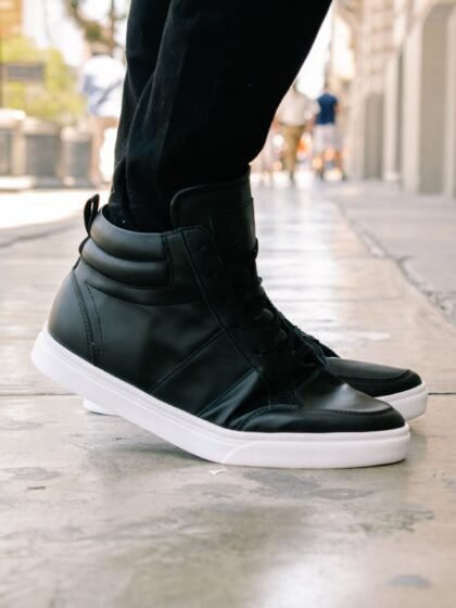 Zapatilla Botines Negro Suela Blanca Hombre