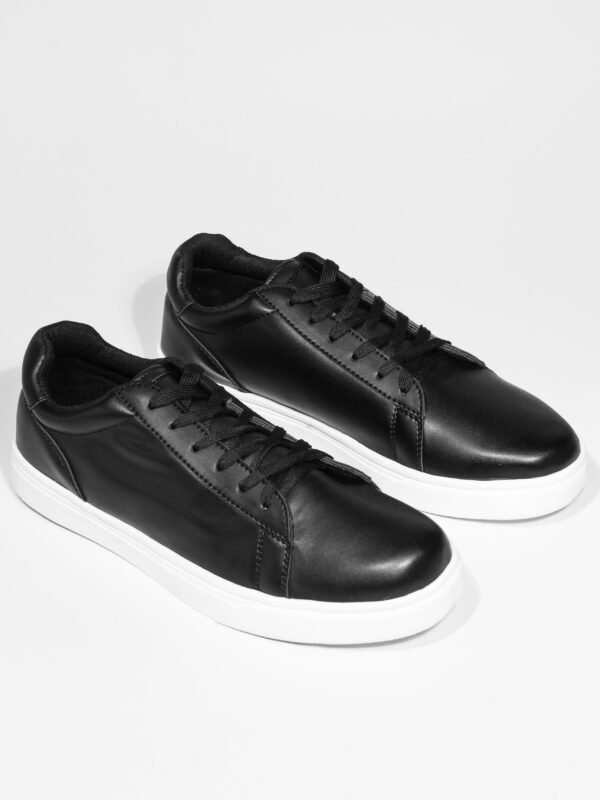 Zapatilla negro con suela blanco cuerina Ezzeta para hombre