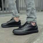Zapatilla negro cuerina Ezzeta para hombre
