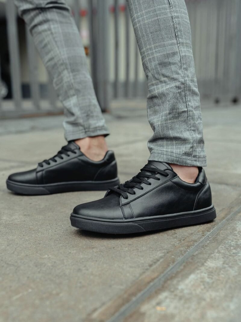 Zapatilla negro cuerina Ezzeta para hombre