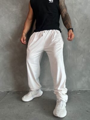 pantalón perla Old Money de Ezzeta, con estilo elegante y clásico.