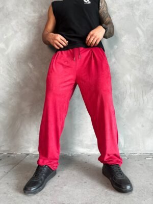 pantalón vino Old Money de Ezzeta, con estilo elegante y clásico.