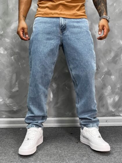 Mom jean para hombre en color azul claro sky blue